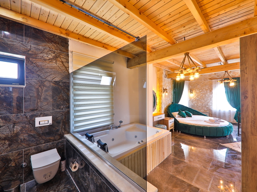  gece  -  Kasım
  | Seydikemer Karadere’de Hamamlı ve Isıtmalı Havuzlu Lüks Villa